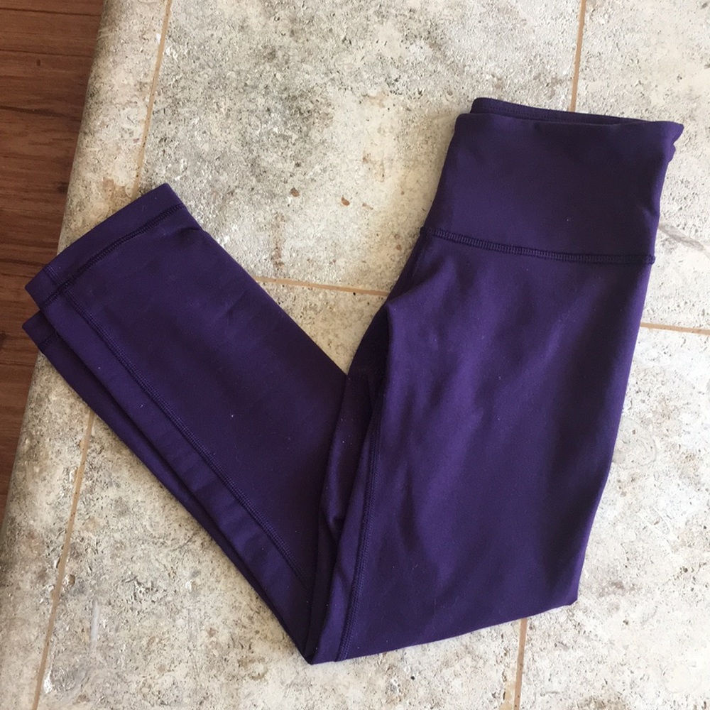 Purple Wunder Under Lululemon Crop Leggings